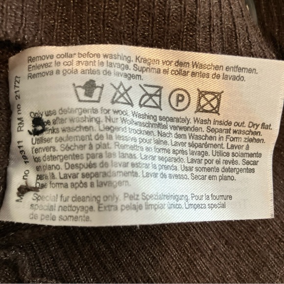 BOSS Hugo Boss Women S Crop Slim Maroon Cardigan V Neck Pockets Buttons - Picture 8 of 8